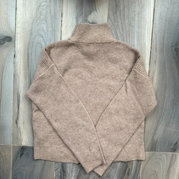 Abercrombie Classic Easy Turtleneck Sweater Size Small - Picture 6 of 6